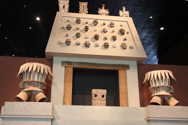 159-Алтарь из черепов из Главного храма